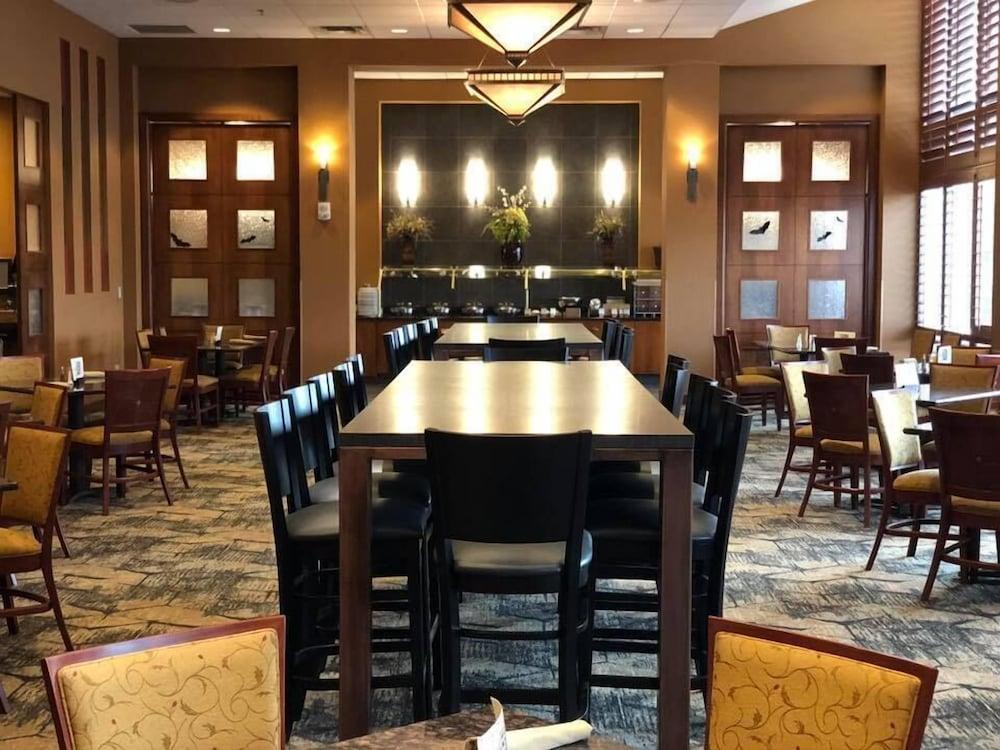 Doubletree By Hilton Bay - Riverfront Hotel 4*