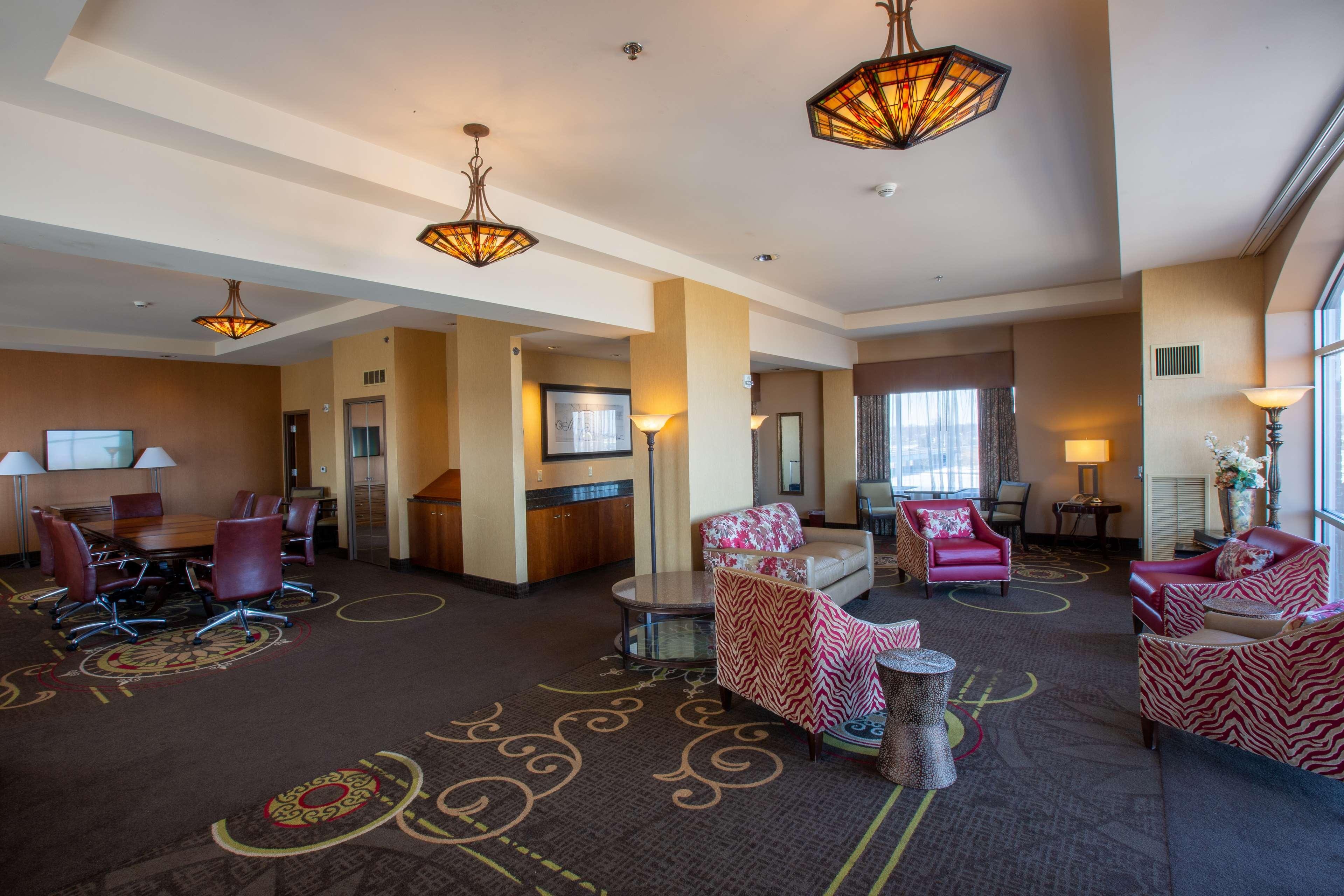 Hotel Doubletree By Hilton Bay - Riverfront Bay City