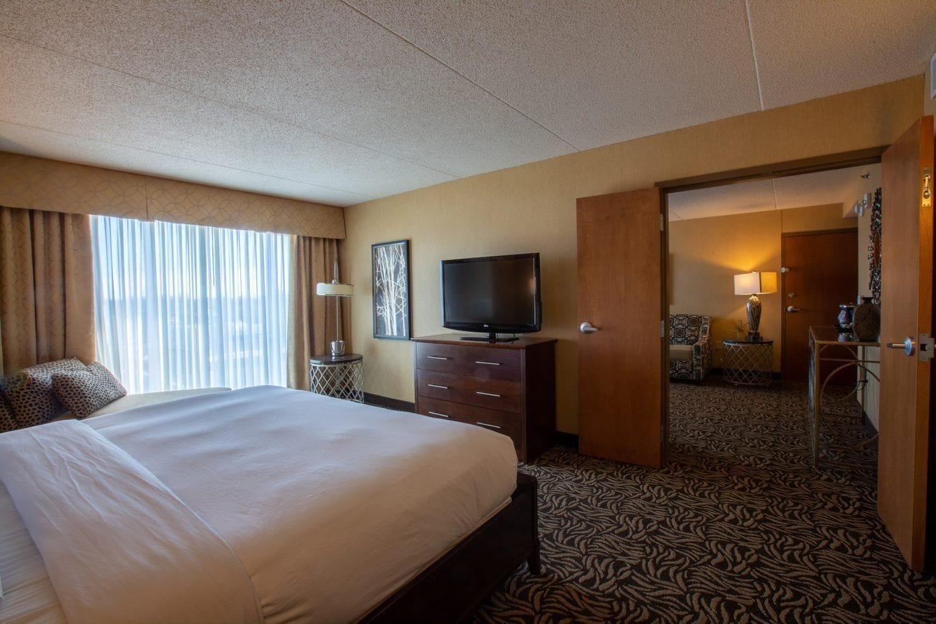 Doubletree By Hilton Bay - Riverfront Hotel