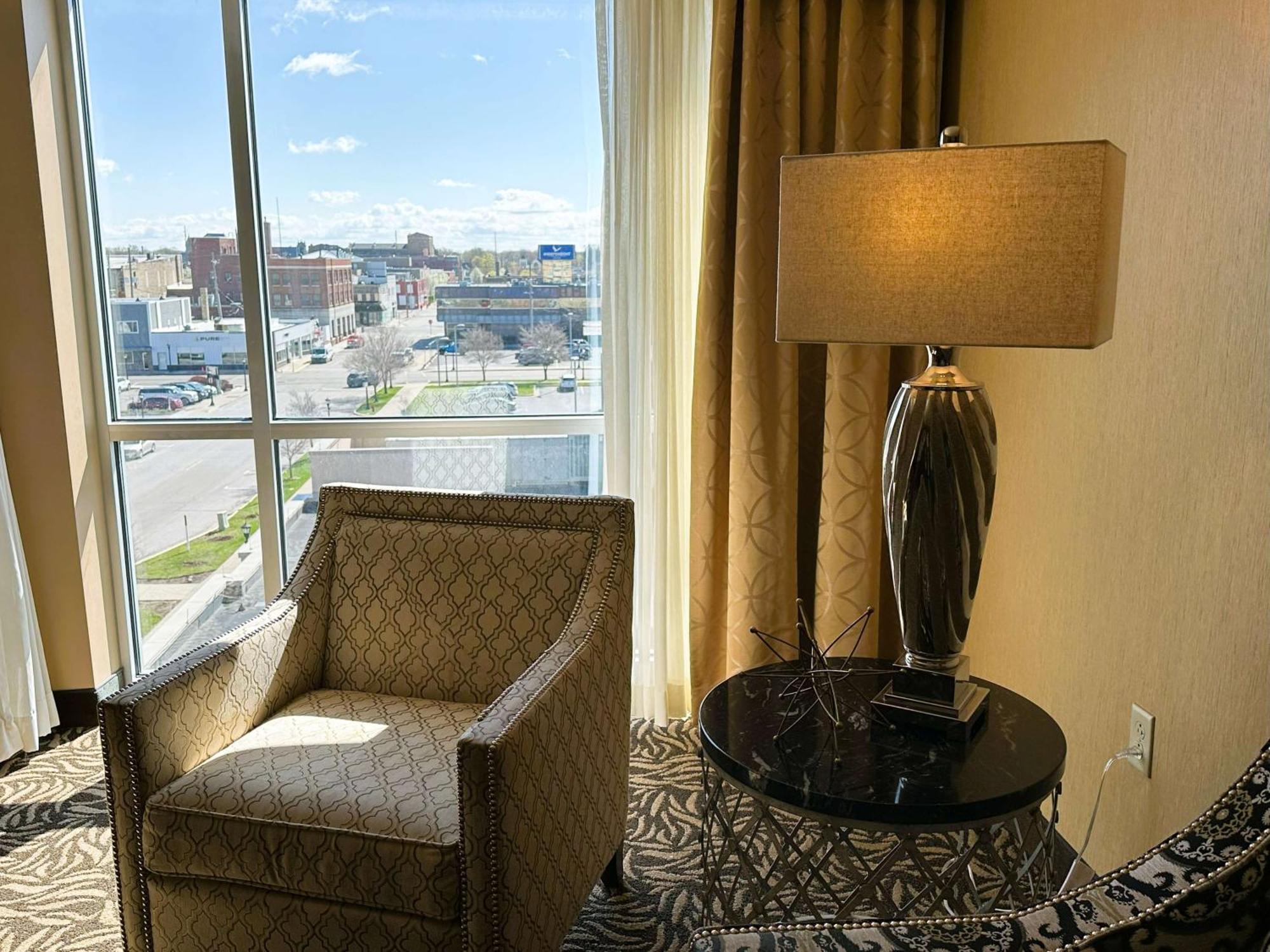 Doubletree By Hilton Bay - Riverfront Hotel