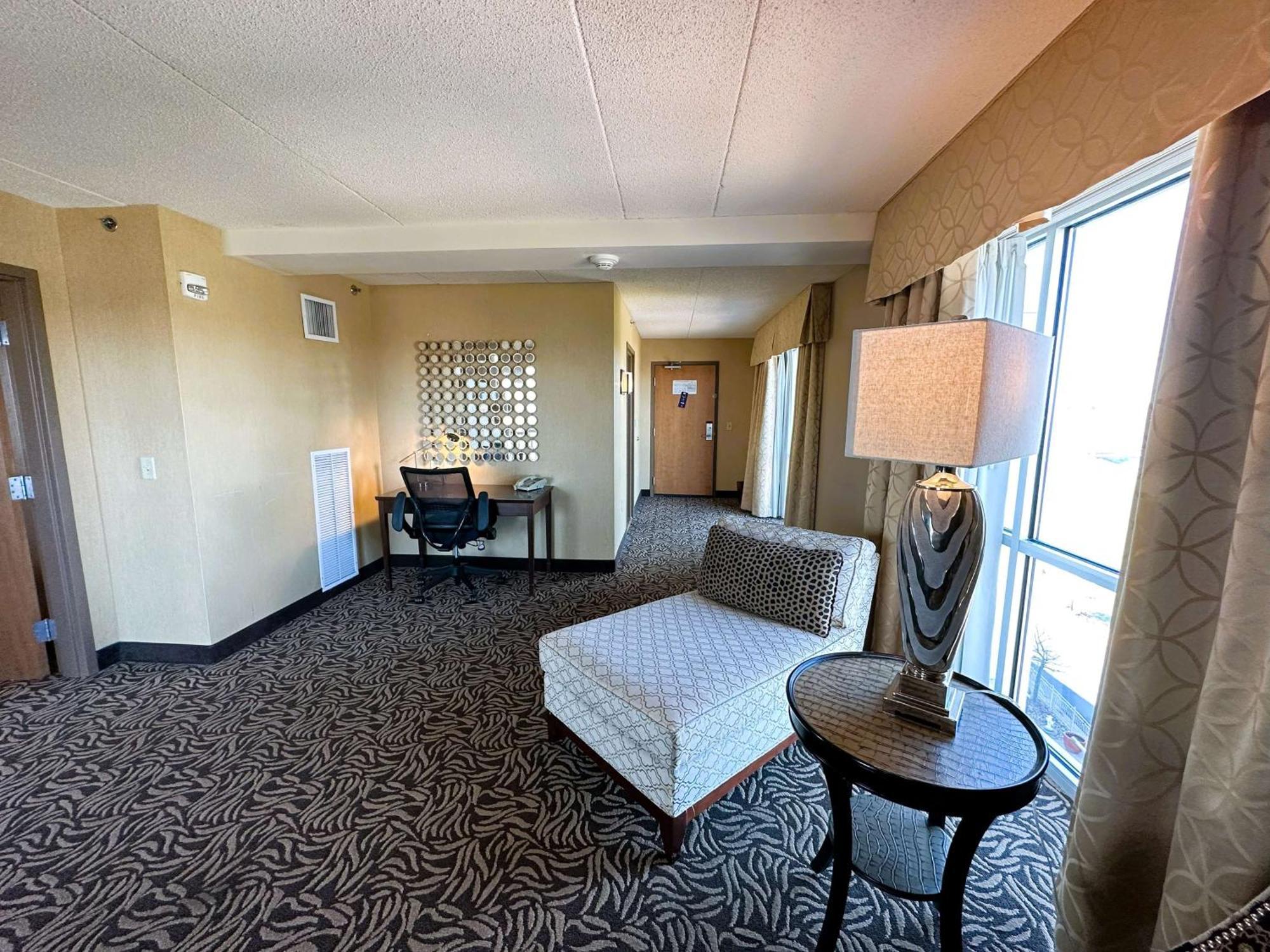Doubletree By Hilton Bay - Riverfront Hotel 4*