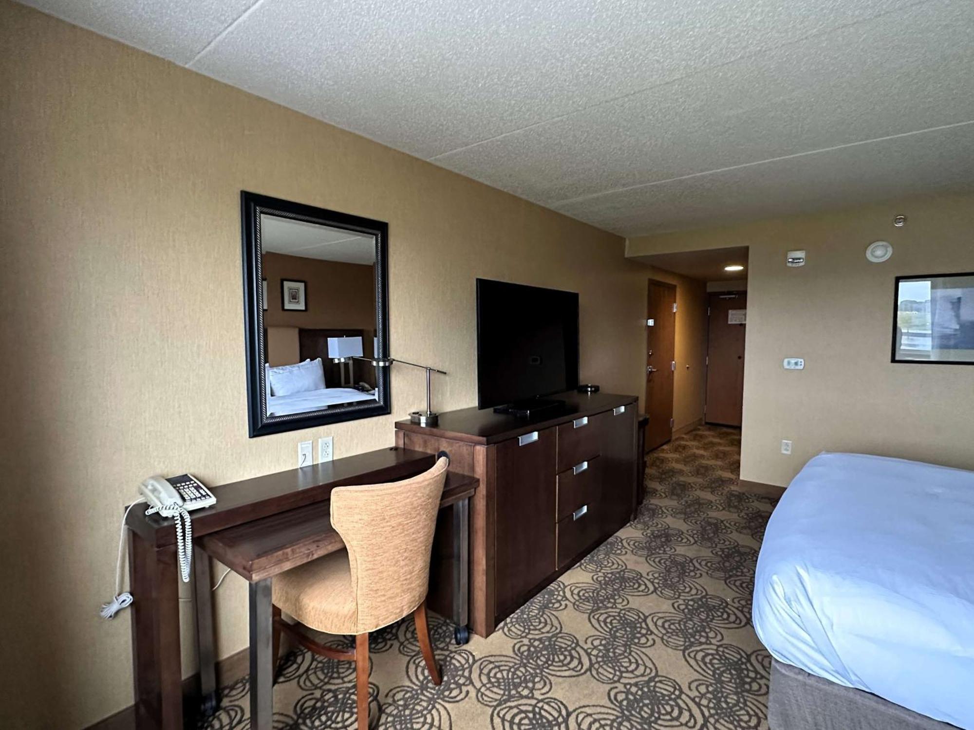 Hotel Doubletree By Hilton Bay - Riverfront Bay City